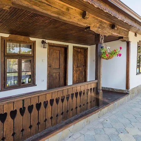 Augusta's Authentic Villa *