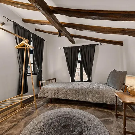 Augusta's Authentic * Pchelnik (Varna)