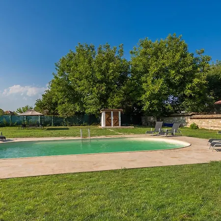 Луксозна вила Augusta's Authentic Pchelnik (Varna)